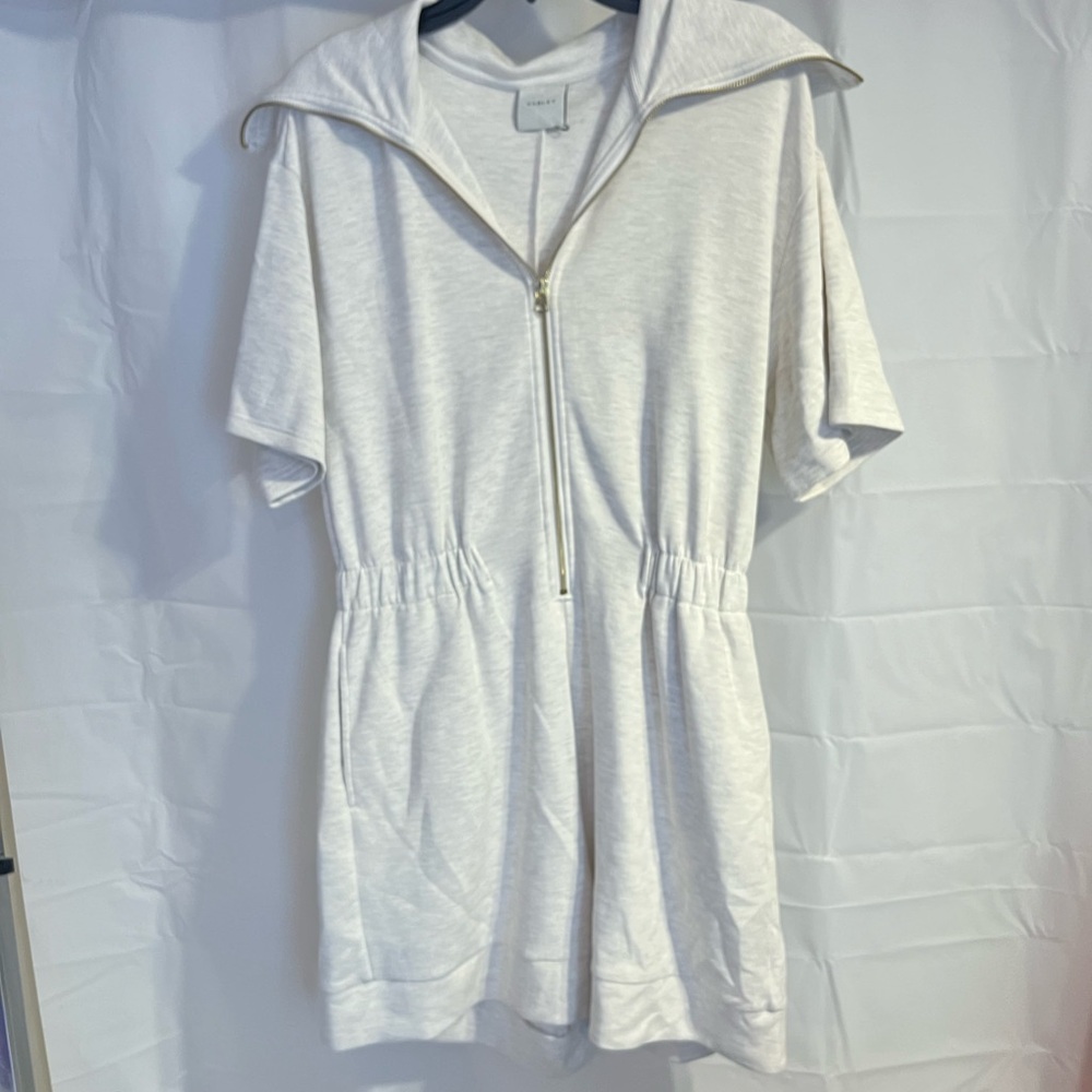 Varley size large color ivory Marl one piece super soft